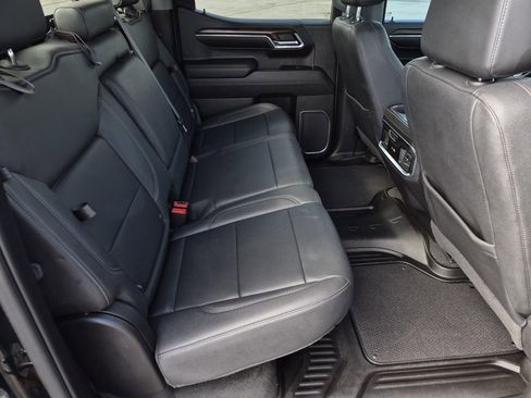 Used 2023 GMC Sierra 1500 SLT w/ SLT Premium Package image 18