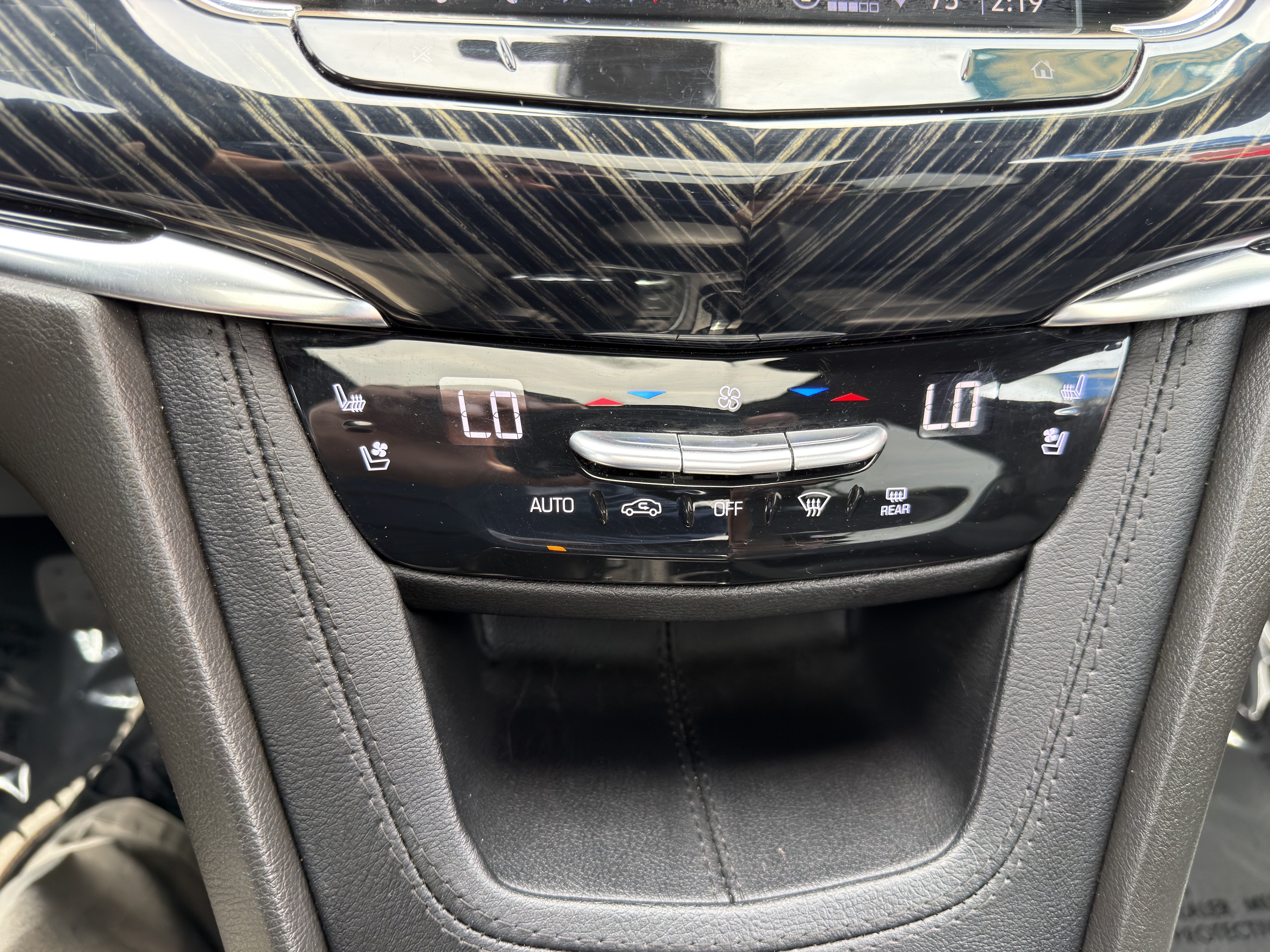 Used 2024 Cadillac XT6 Premium Luxury AWD/4WD image 32