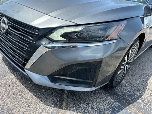 Used 2025 Nissan Altima 2.5 SV FWD image 9