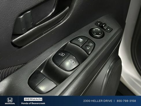 Used 2020 Nissan Kicks S image 24