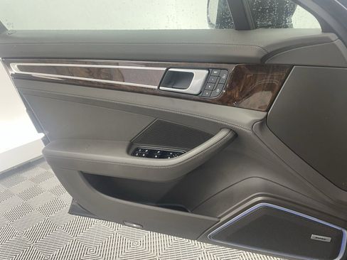 Certified 2023 Porsche Panamera image 26