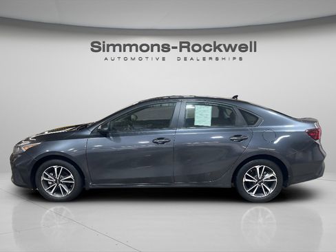 Used 2023 Kia Forte LXS image 8