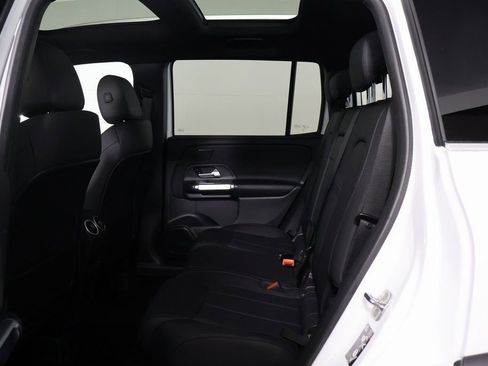 New 2026 Mercedes-Benz GLB 250 image 6