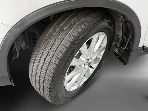 Used 2018 Nissan Rogue SV FWD image 9