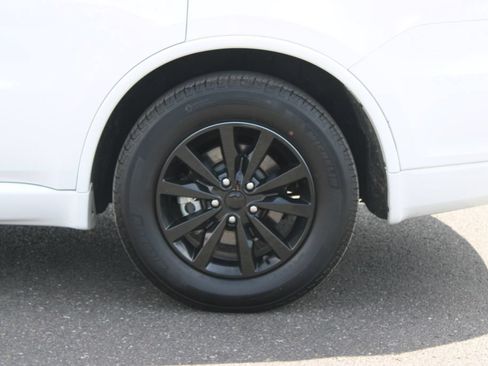 Used 2025 Dodge Durango GT RWD image 17