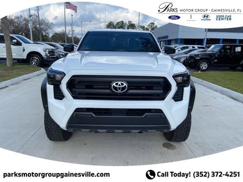 Used 2024 Toyota Tacoma SR image 9