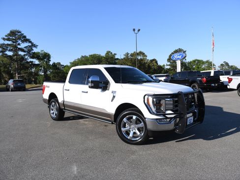 Used 2021 Ford F150 Lariat w/ Equipment Group 502A High AWD/4WD image 2