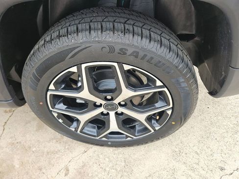 Used 2025 Jeep Compass Limited image 25