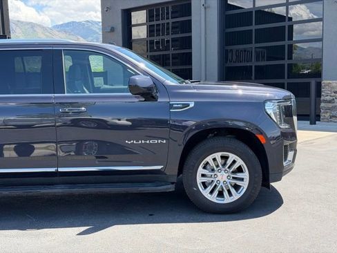 Used 2024 GMC Yukon XL SLT AWD/4WD image 3