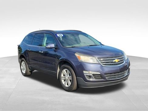 Used 2013 Chevrolet Traverse LT FWD image 2