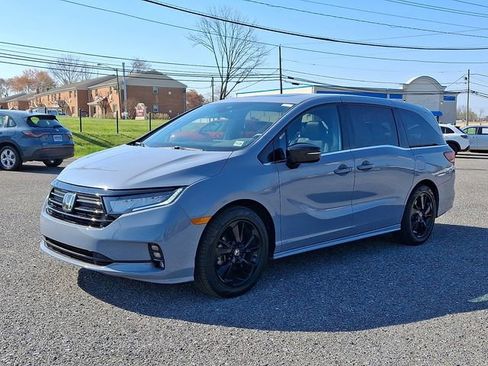 Certified 2024 Honda Odyssey Sport image 3