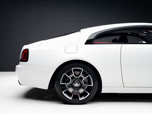 Used 2020 Rolls-Royce Wraith image 37