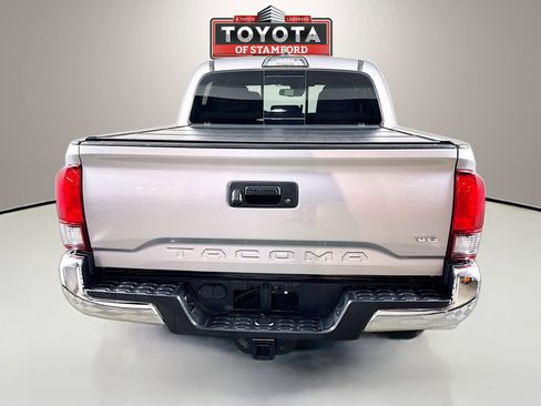 Certified 2018 Toyota Tacoma TRD Off-Road image 6