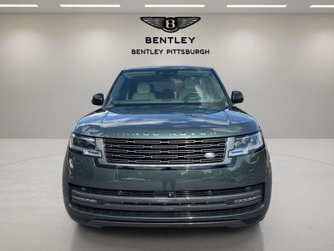 Used 2025 Land Rover Range Rover SE AWD/4WD image 2