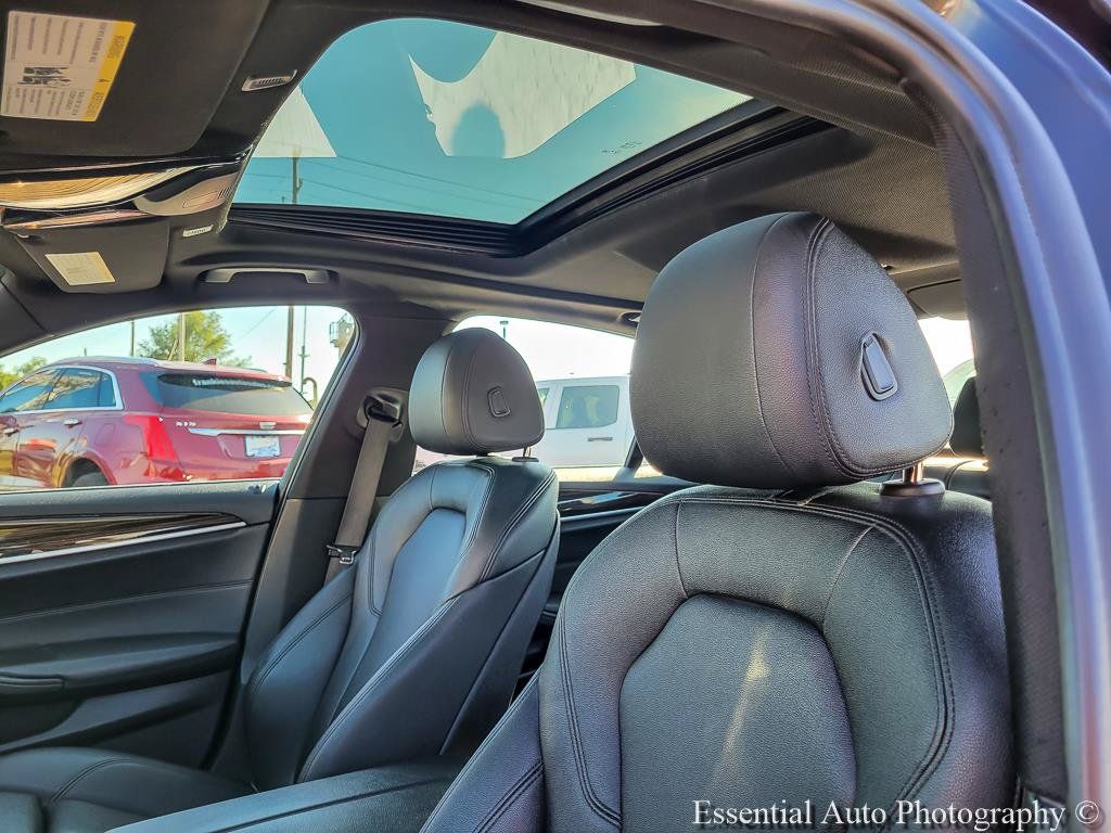 Used 2019 BMW 530i xDrive AWD/4WD image 11