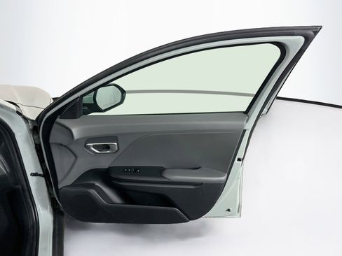 Used 2025 Kia K4 FWD image 30