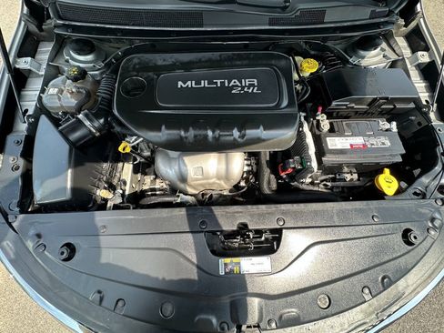 Used 2016 Chrysler 200 Limited FWD image 24