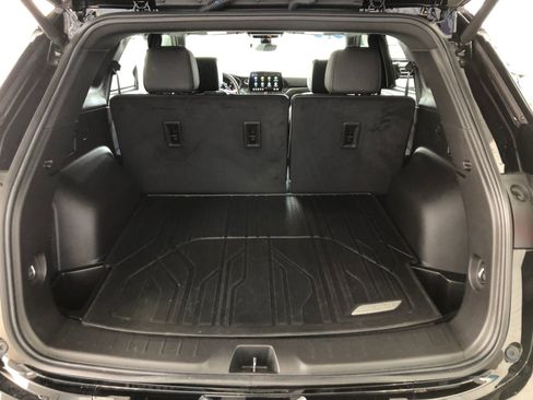 Used 2024 Chevrolet Blazer RS w/ Driver Confidence II Package image 8