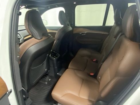 Certified 2024 Volvo XC90 T8 Plus w/ Protection Package Premier image 13