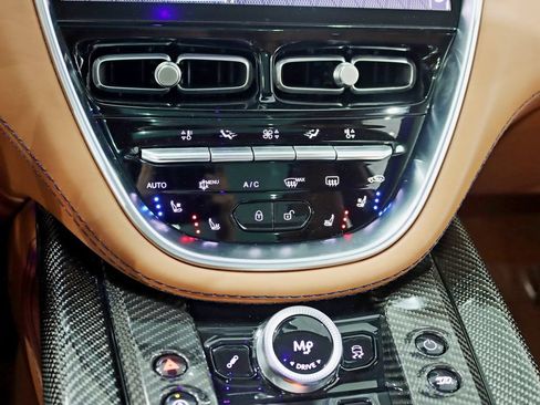 Used 2023 Aston Martin DBX 707 AWD/4WD image 32