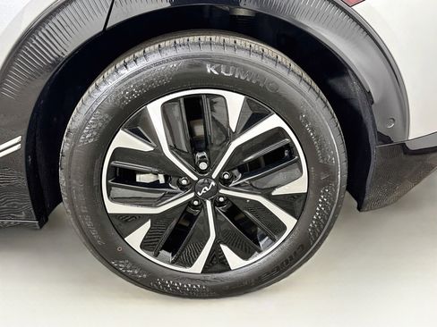 Used 2023 Kia EV6 Wind w/ Wind Technology Package AWD/4WD image 30