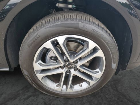 Used 2025 Audi Q5 Premium w/ Convenience Package AWD/4WD image 6