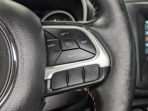 Used 2020 Jeep Compass Latitude w/ Cold Weather Group AWD/4WD image 40
