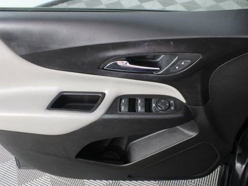 Used 2019 Chevrolet Equinox LS image 13
