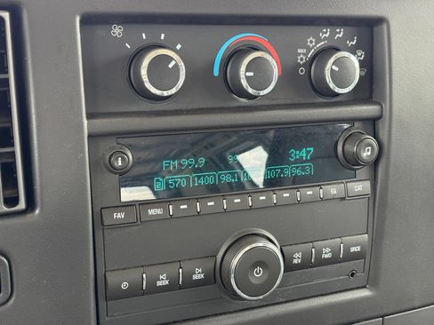 Used 2016 Chevrolet Express 2500 RWD image 19