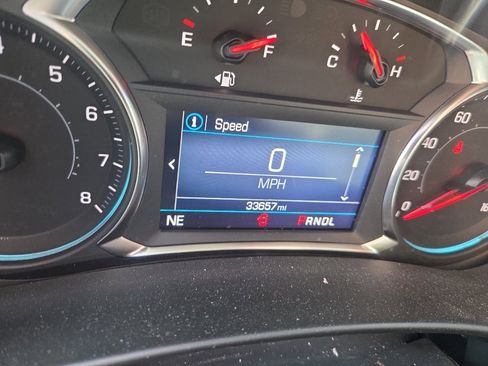 Used 2022 Chevrolet Equinox LT image 2