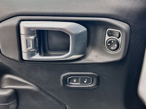 Used 2025 Jeep Wrangler Unlimited Sport AWD/4WD image 15