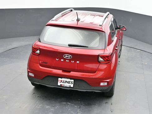 Used 2025 Hyundai Venue SEL image 58