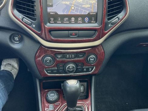 Used 2015 Jeep Cherokee Limited AWD/4WD image 28