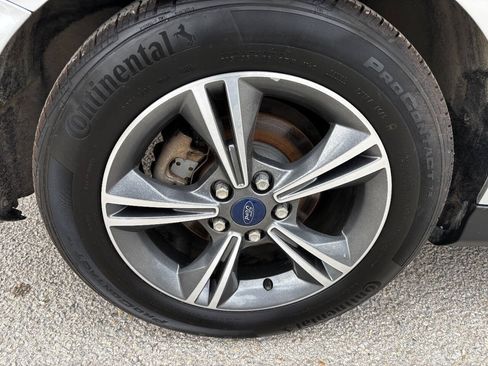 Used 2014 Ford Focus SE w/ SE Sport Package FWD image 23