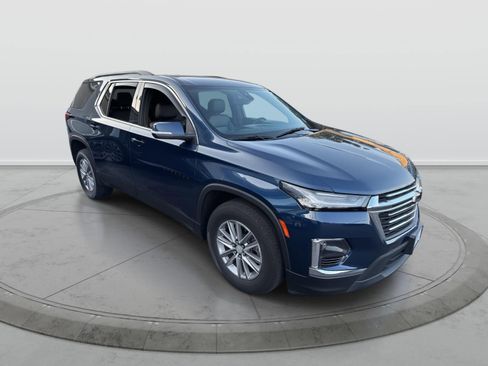 Used 2023 Chevrolet Traverse LT image 1