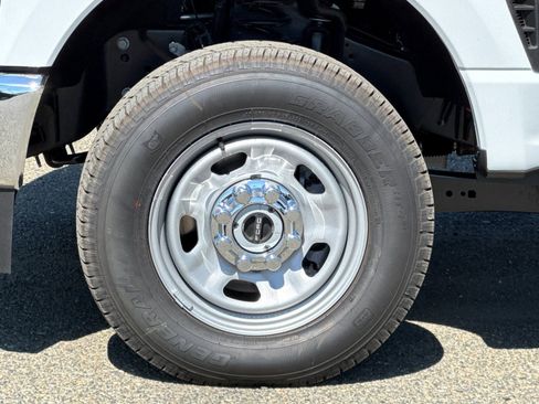 New 2025 Ford F350 XL w/ XL Chrome Package image 27