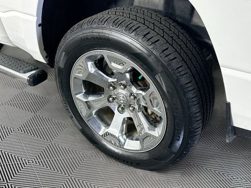 Used 2020 RAM 1500 Big Horn AWD/4WD image 40