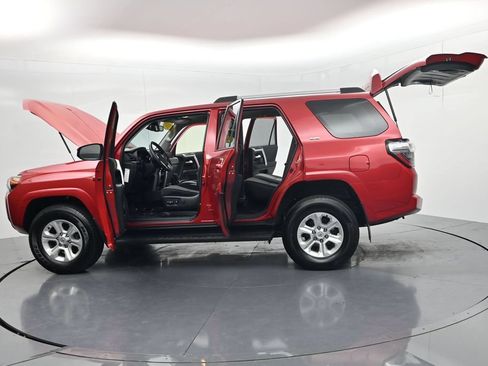 Used 2024 Toyota 4Runner SR5 AWD/4WD image 67