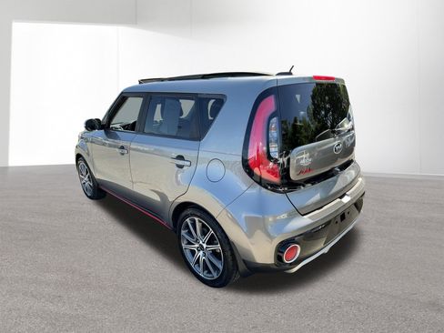 Used 2018 Kia Soul ! w/ Tech Package FWD image 8