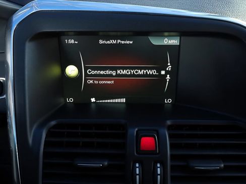 Used 2016 Volvo XC60 T5 Premier w/ Proximity Package FWD image 29