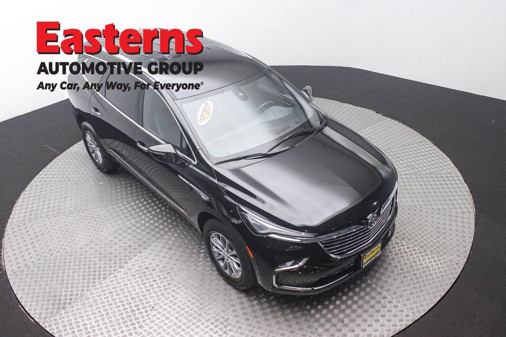 Used 2023 Buick Enclave Essence FWD image 5
