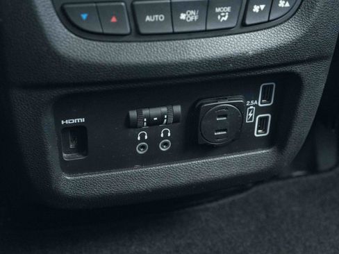 Used 2019 Honda Pilot Touring image 44