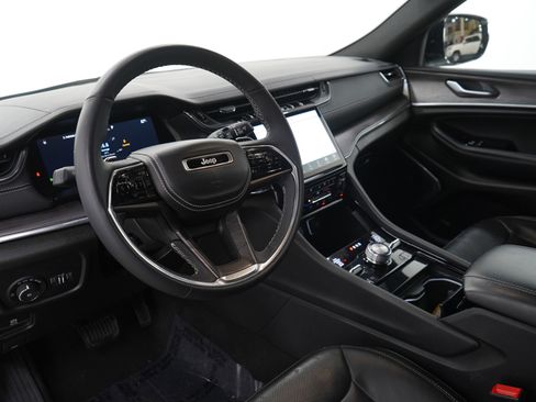 Used 2024 Jeep Grand Cherokee L Overland image 30