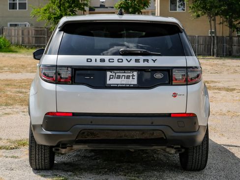 Used 2020 Land Rover Discovery Sport SE image 13