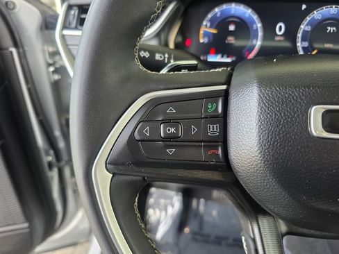 Used 2023 Jeep Grand Cherokee L Laredo AWD/4WD image 29