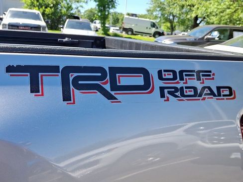 Used 2019 Toyota Tacoma TRD Off-Road RWD image 33