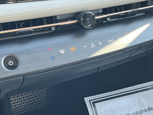 Used 2023 Nissan Ariya AWD image 28