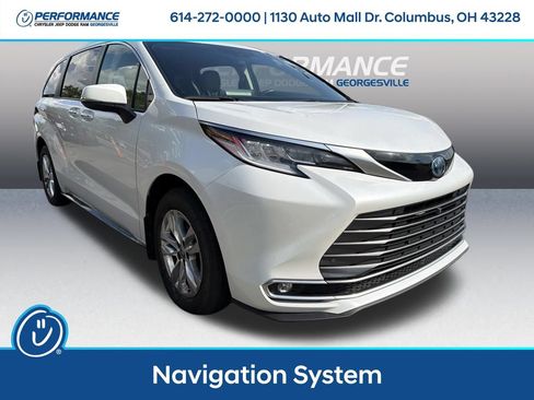 Used 2022 Toyota Sienna Limited AWD/4WD image 1