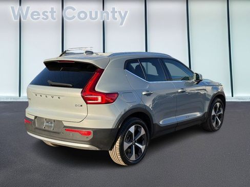 Certified 2025 Volvo XC40 B5 Plus image 4