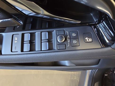 Used 2021 Land Rover Range Rover Evoque R-Dynamic S AWD/4WD image 28